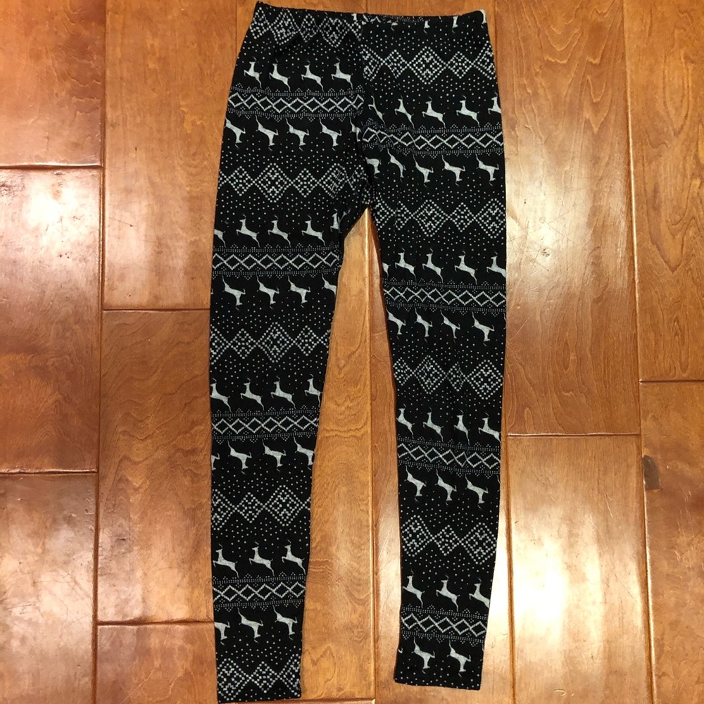 Holiday pattern leggings
